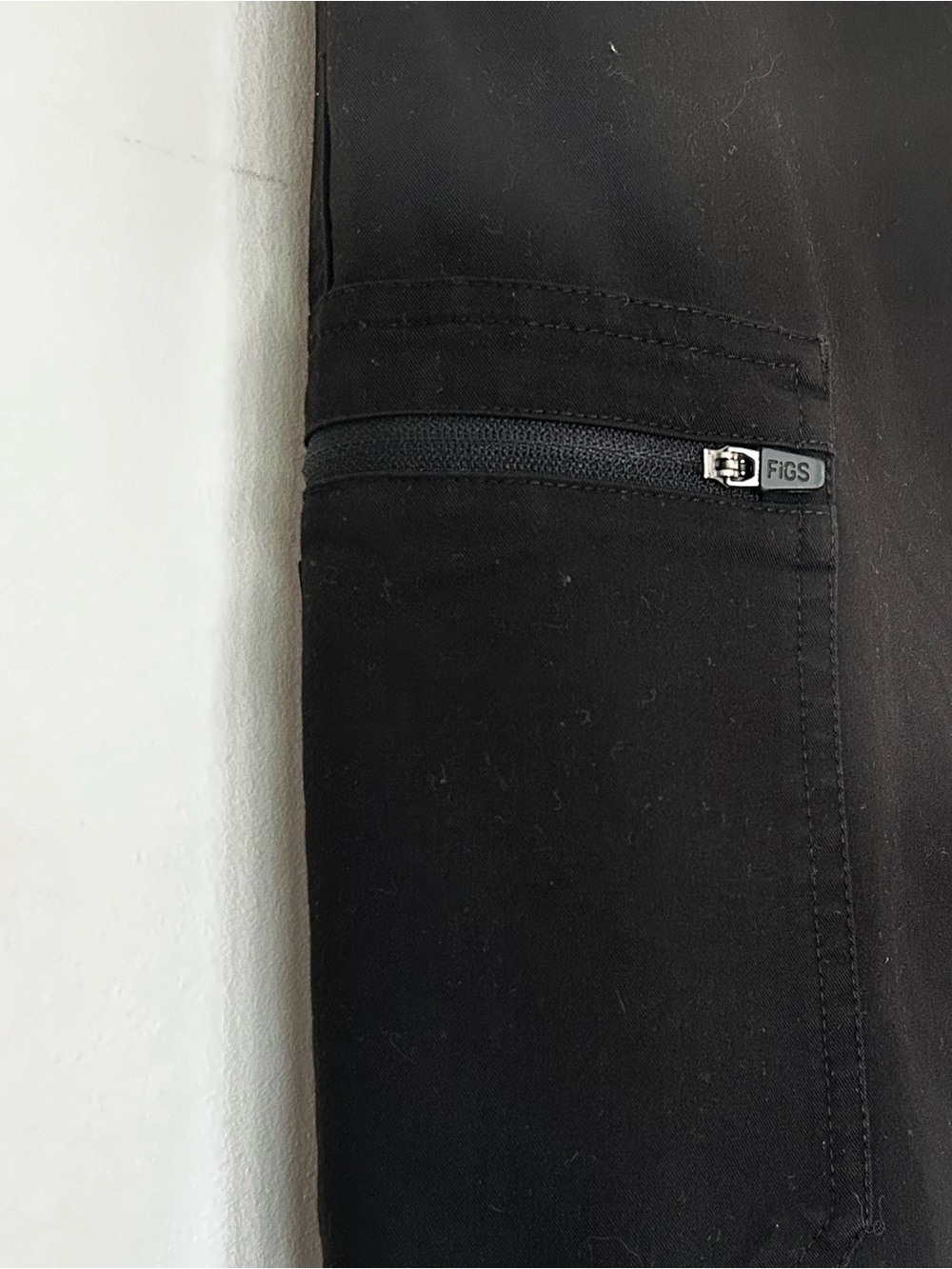 FIGS black technical collection pants sz S - Picture 4 of 9